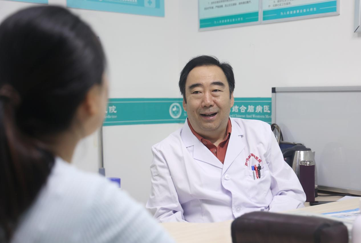 【不出远门看名医】直击陕西省知名精神科专家、西安交大一附院精神科李强教授坐诊现场!